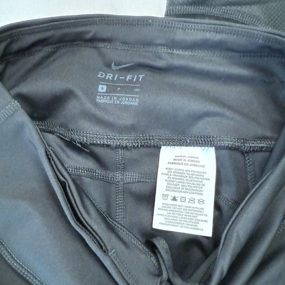 Nike Black Capris Slim Fit Pants - Picture 8 of 8